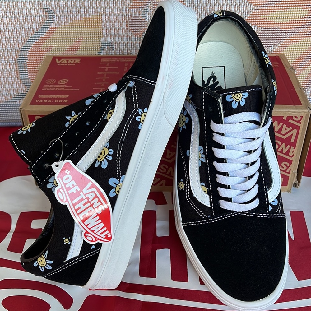 Vans Men’s Old Skool
Trippy Grin Floral Black/
VN0Á5JMIY23
 sneakers - Picture 15 of 16
